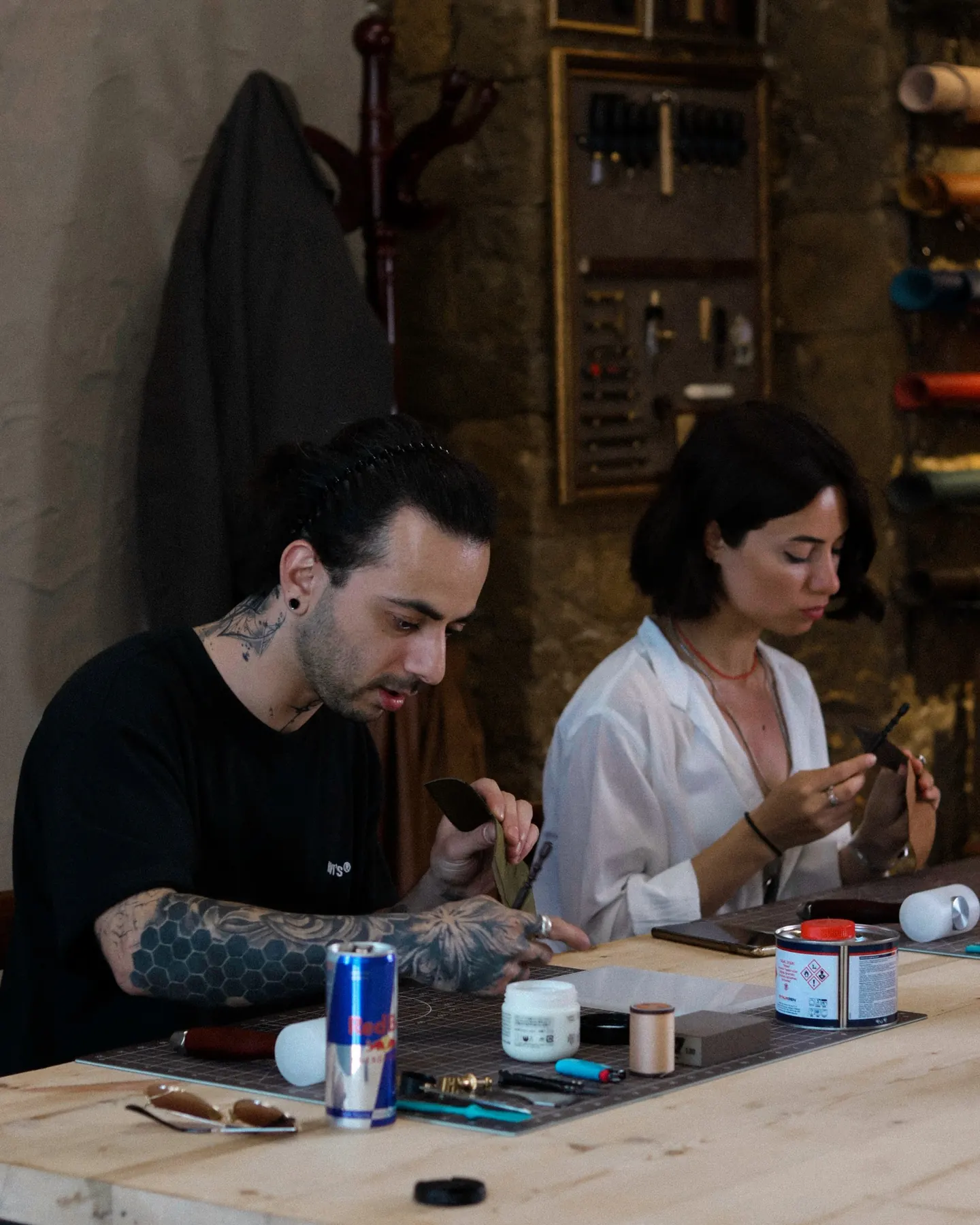 Master-klass masasında iki iştirakçı