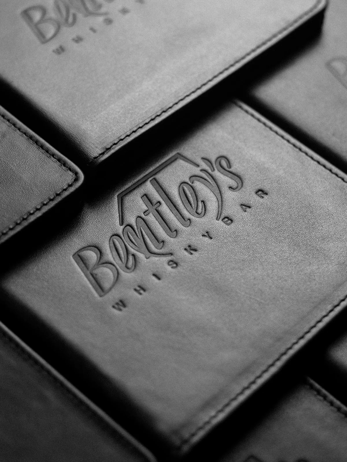 Bentley's Whisky Bar üçün dəri menyu üzlükləri